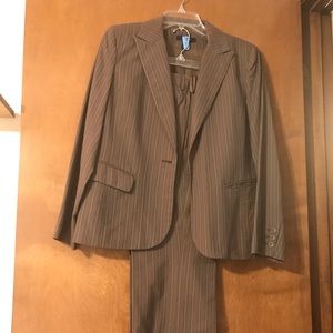 Style & Co suit